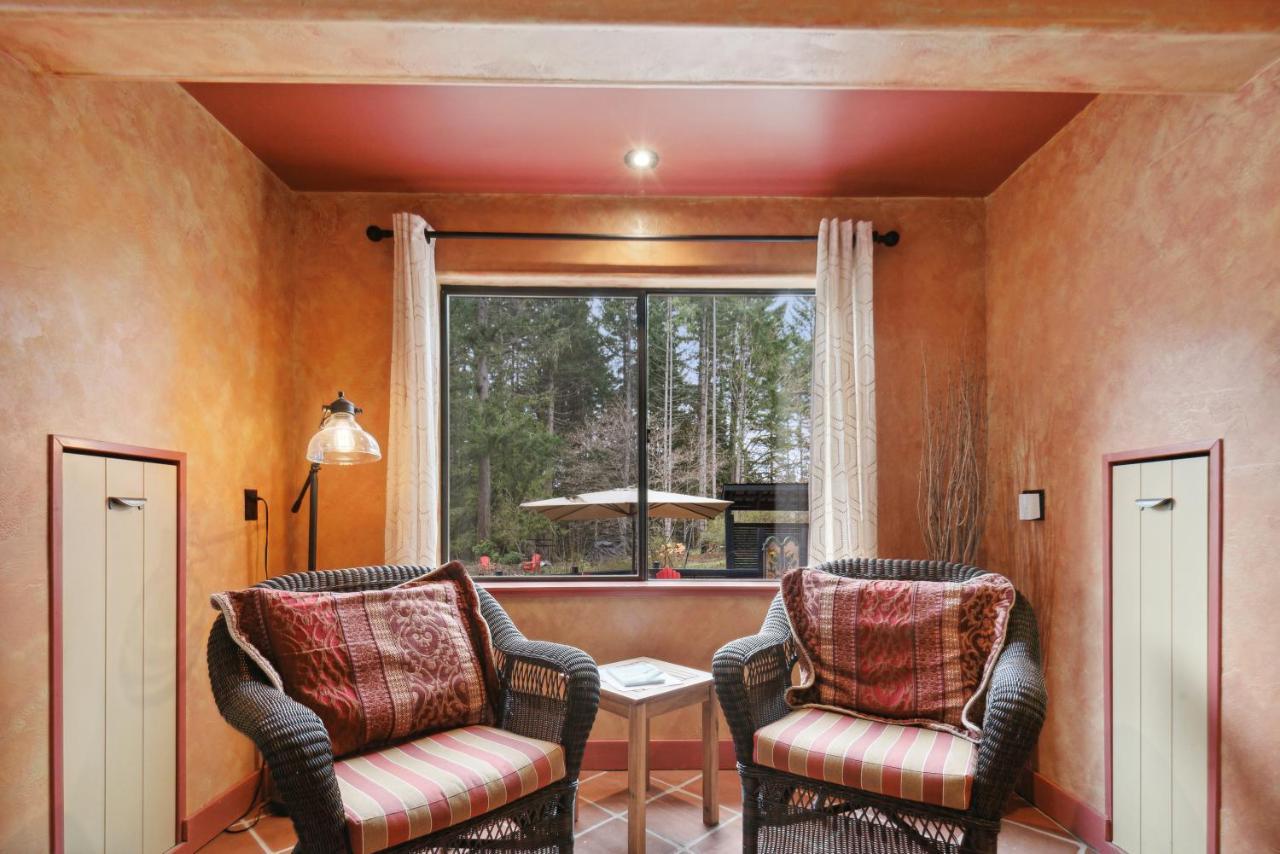 Salt Spring Carriage House B&B Ganges Exterior foto