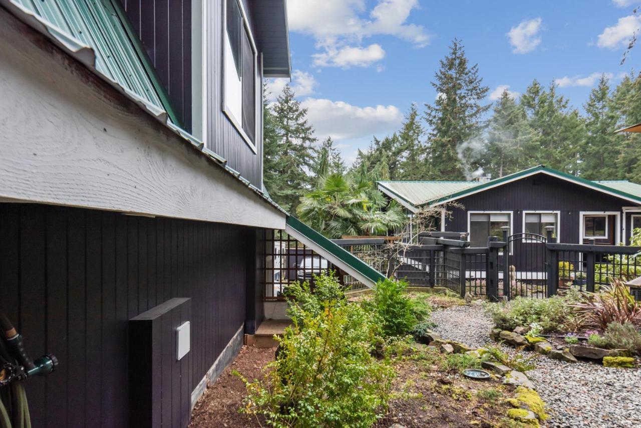 Salt Spring Carriage House B&B Ganges Exterior foto
